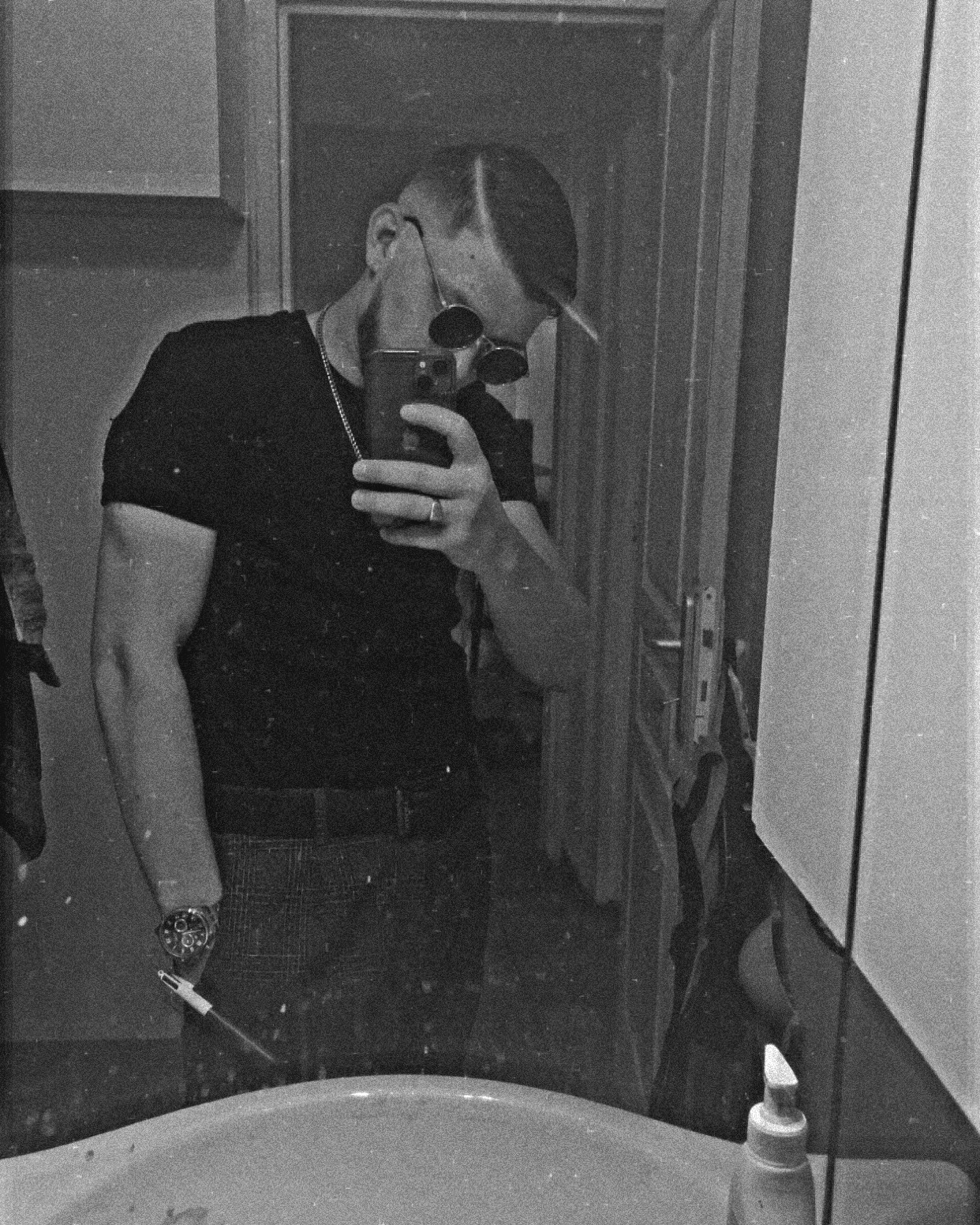 Profil de Serigne-saliou, 25 ans, Annonce Gay à Moersdorf