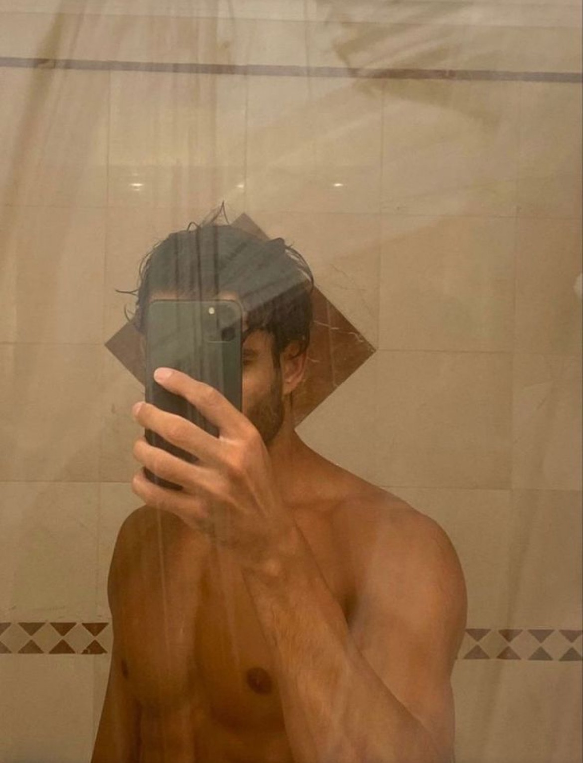 Profil de Joad, 25 ans, Annonce Gay à Troine-Route