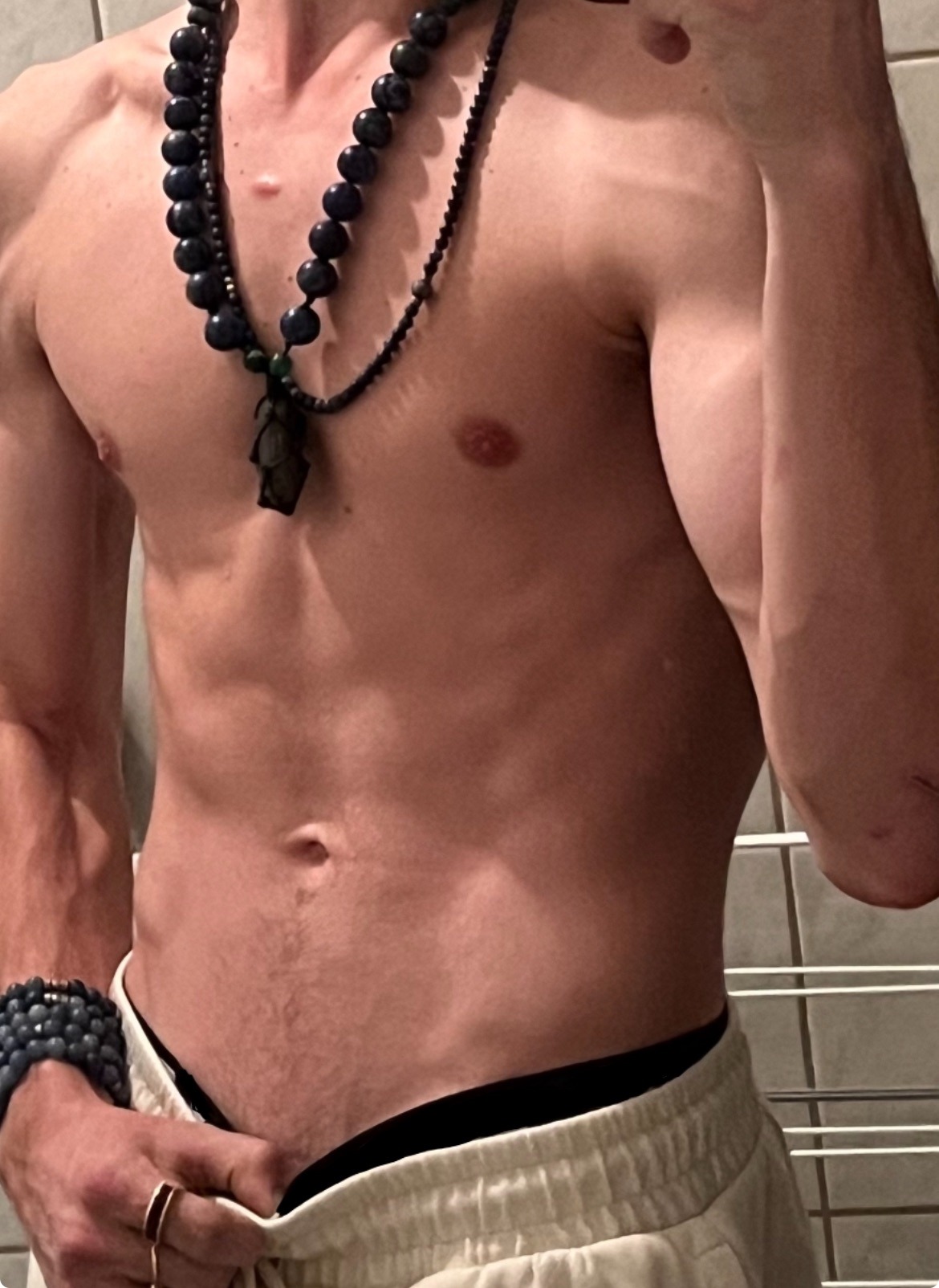 Profil de Farhane, 21 ans, Annonce Gay à Bettel