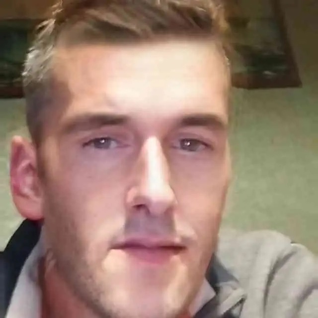 Profil de Vasile, 35 ans, Annonce Gay à Allerborn