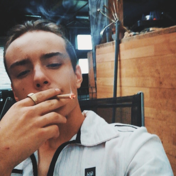 Profil de Nemanja, 20 ans, Annonce Gay à Sassel