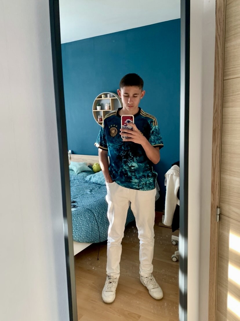 Profil de Yannik, 20 ans, Annonce Gay à Schlindermanderscheid