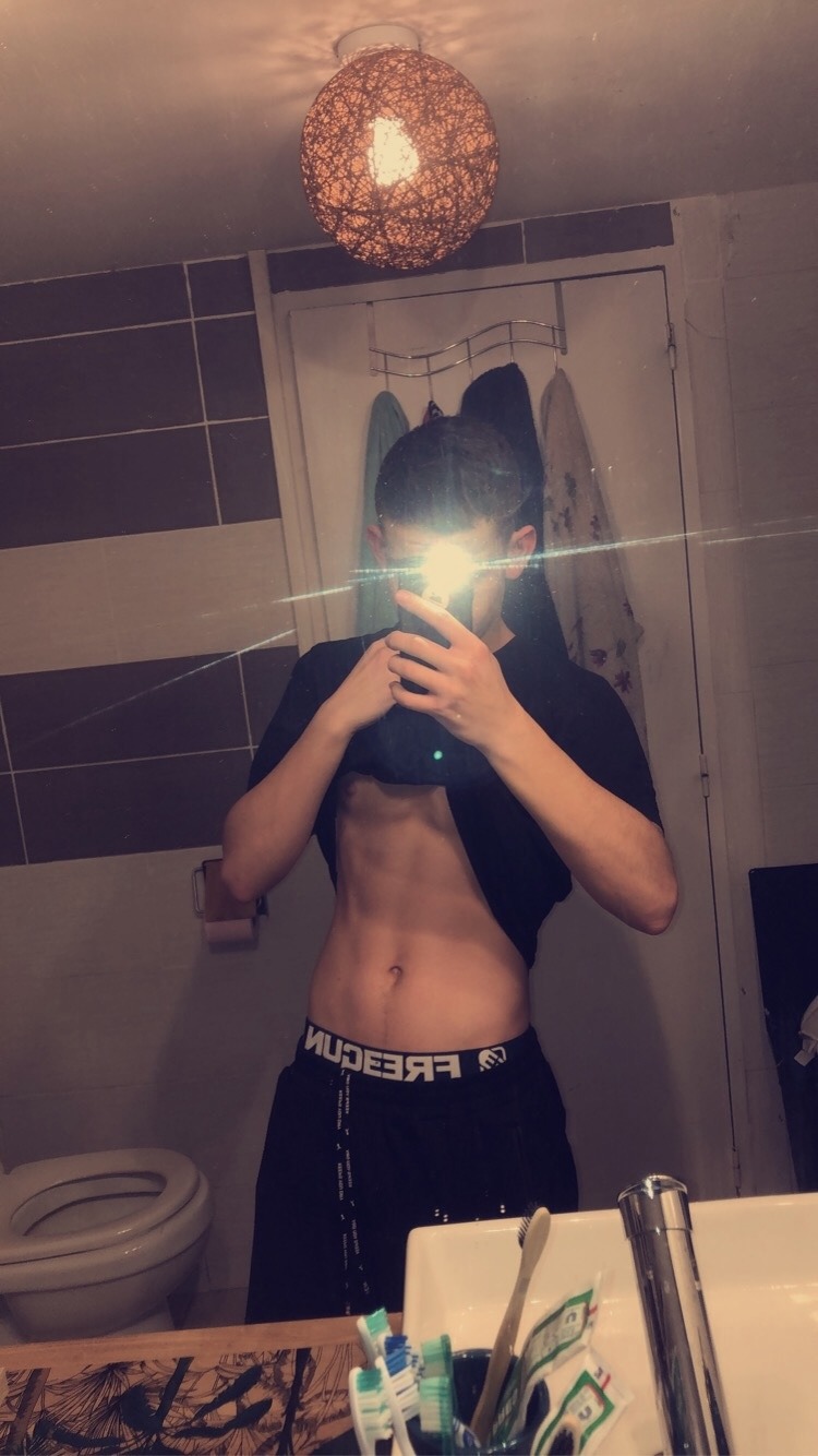 Profil de Erick, 20 ans, Annonce Gay à Berdorf