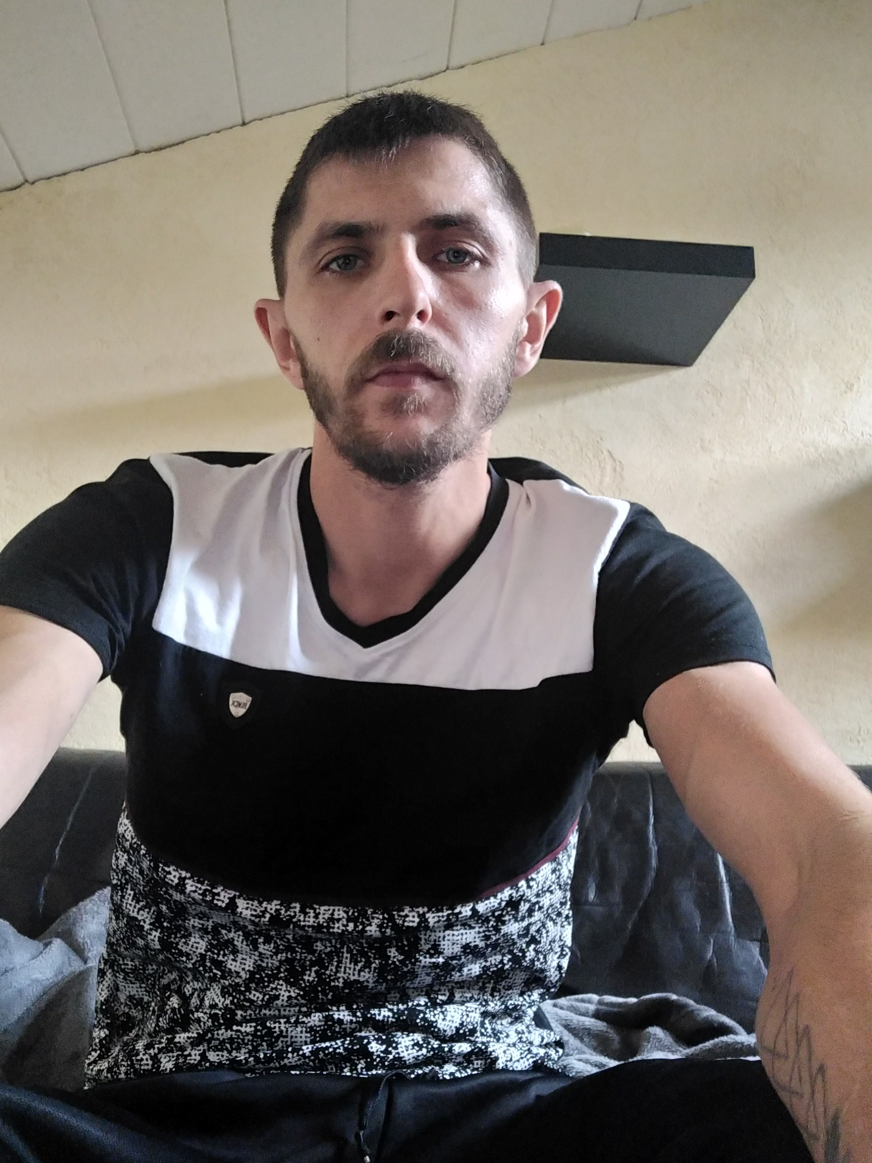 Profil de Hadj, 34 ans, Annonce Gay à Roder