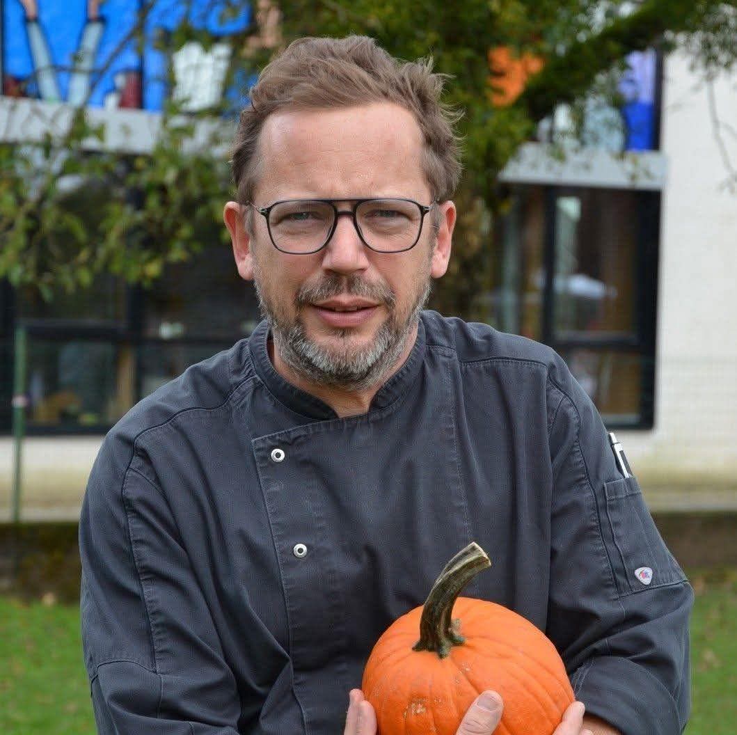 Profil de Zinédine, 45 ans, Annonce Gay à Oberfeulen