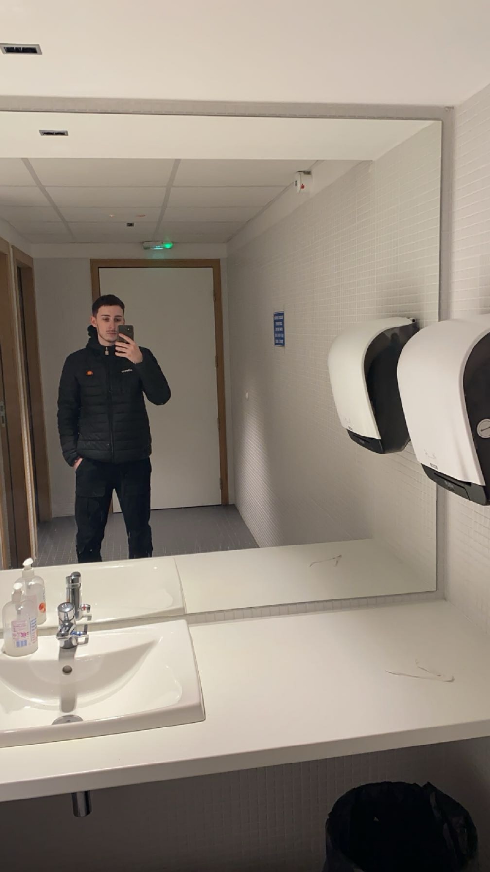 Profil de Nasreddine, 20 ans, Annonce Gay à Hollenfels