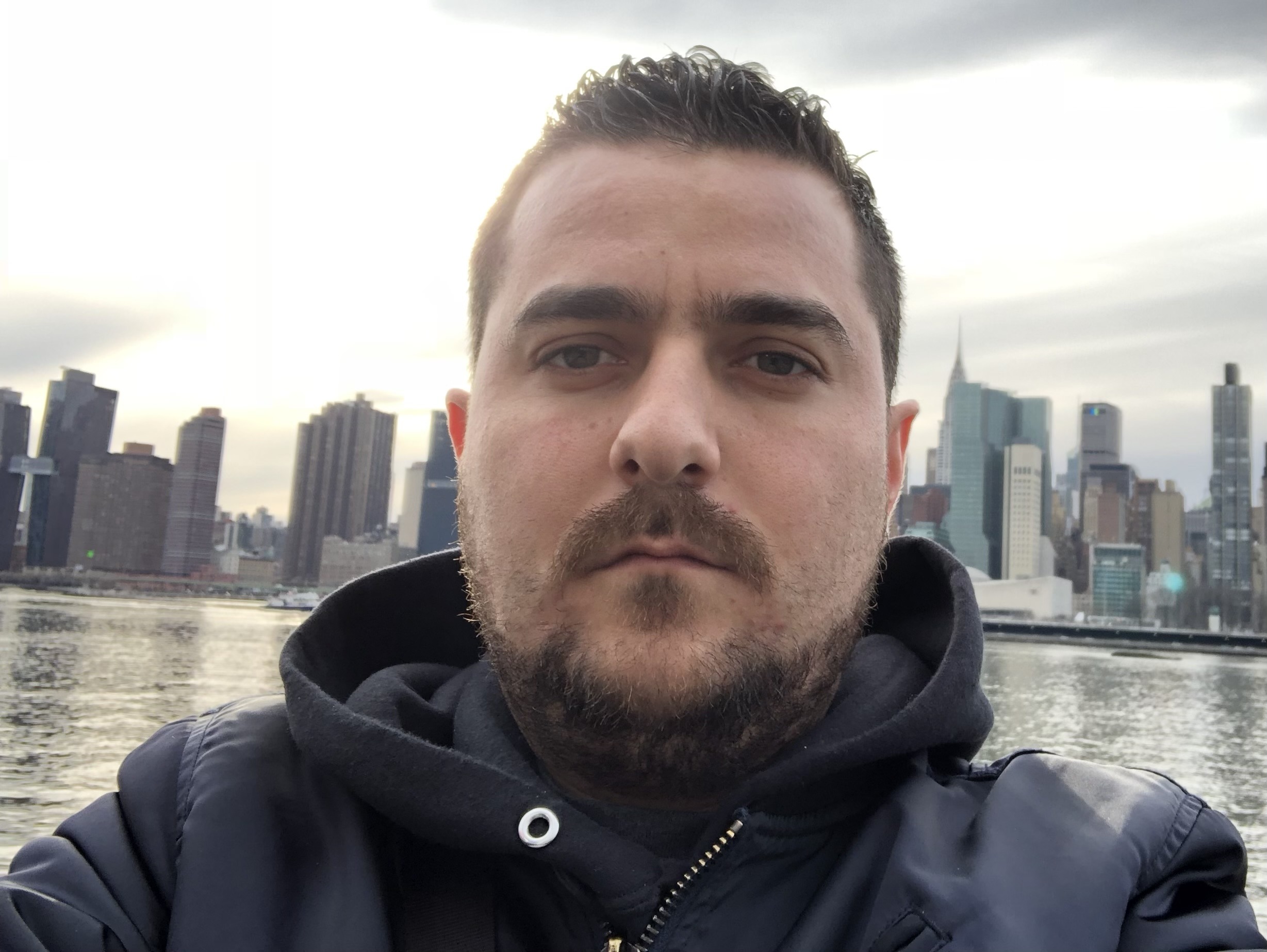 Profil de Vahan, 55 ans, Annonce Gay à Esch-sur-Sûre